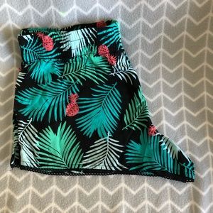 Secret Treasures - Tropical Print Shorts